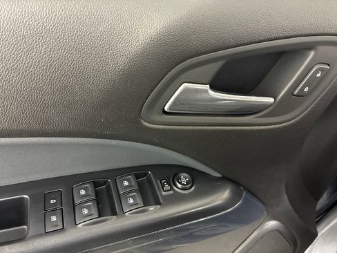 Used 2017 Chevrolet Colorado Z71 image 3