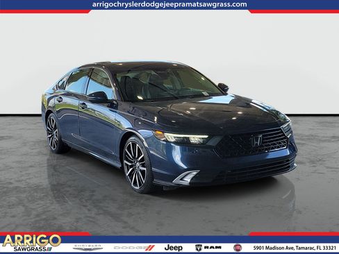 Used 2023 Honda Accord Touring image 1