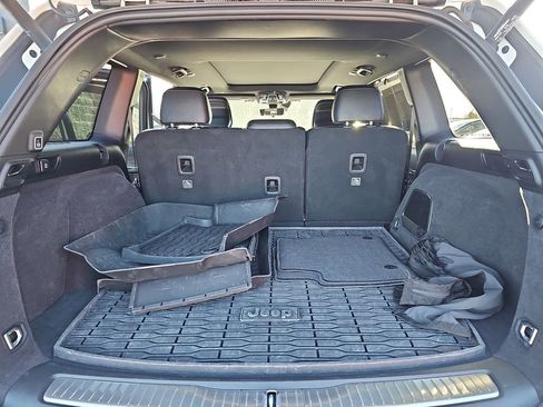 Used 2023 Jeep Grand Cherokee Overland w/ Luxury Tech Group IV image 15