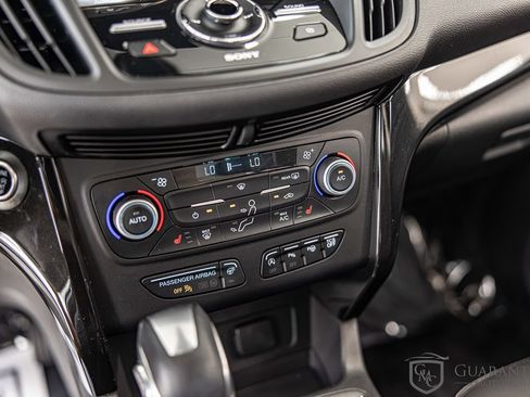 Used 2019 Ford Escape Titanium w/ U9j03 - Titanium Tow Package AWD/4WD image 29