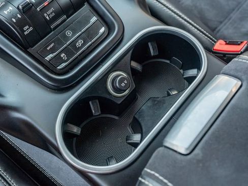 Used 2018 Porsche Cayenne GTS image 31