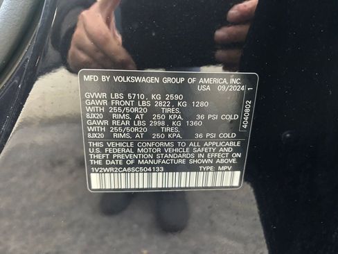 Used 2025 Volkswagen Atlas SE image 30