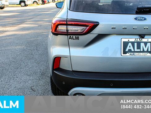 Used 2023 Ford Escape SE image 13