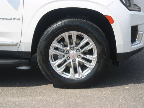 Used 2022 GMC Yukon XL SLT w/ SLT Premium Package RWD image 12
