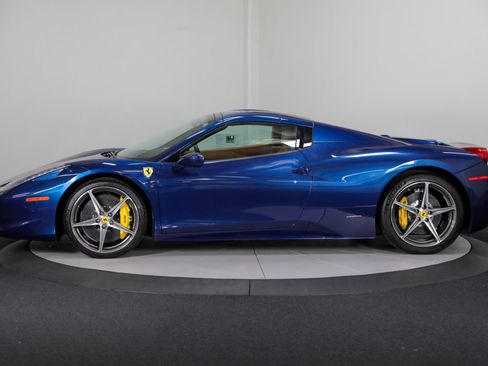 Used 2015 Ferrari 458 Spider RWD image 7