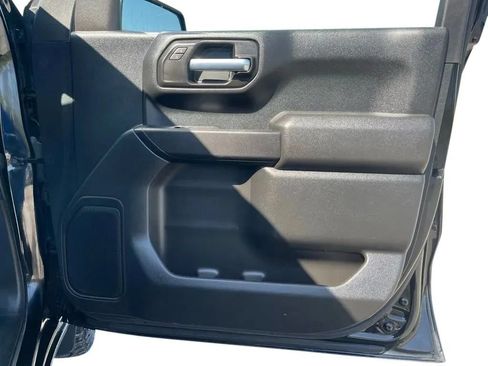 Used 2021 Chevrolet Silverado 1500 Custom Trail Boss AWD/4WD image 20