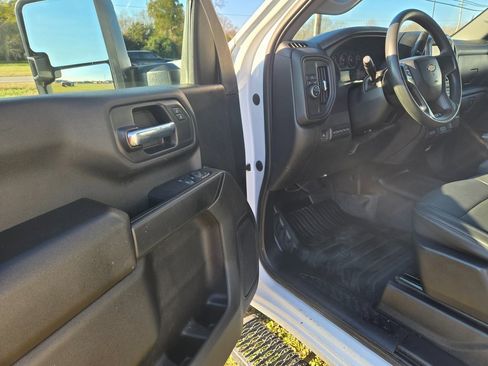 Used 2022 Chevrolet Silverado 3500 W/T w/ WT Convenience Package image 5