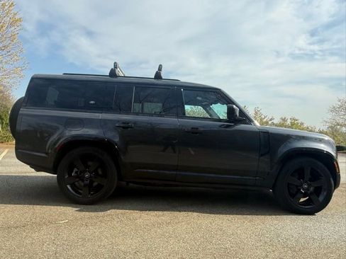 Used 2024 Land Rover Defender 130 X-Dynamic SE image 8