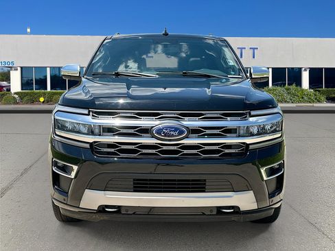 Used 2024 Ford Expedition Max Platinum AWD/4WD image 2
