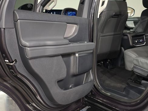 New 2026 Ford Expedition Active image 40