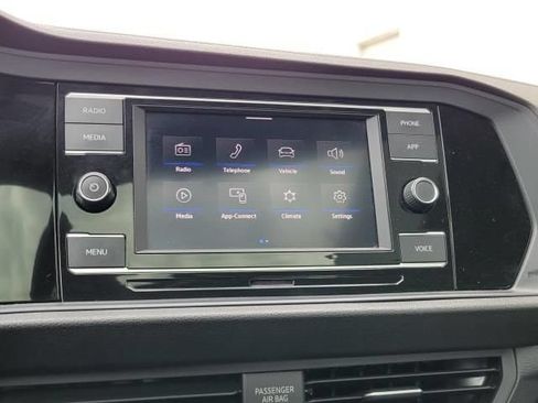 Used 2024 Volkswagen Jetta SE FWD image 19