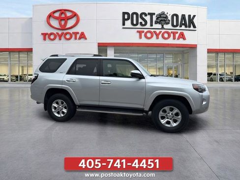 Used 2022 Toyota 4Runner SR5 AWD/4WD image 7
