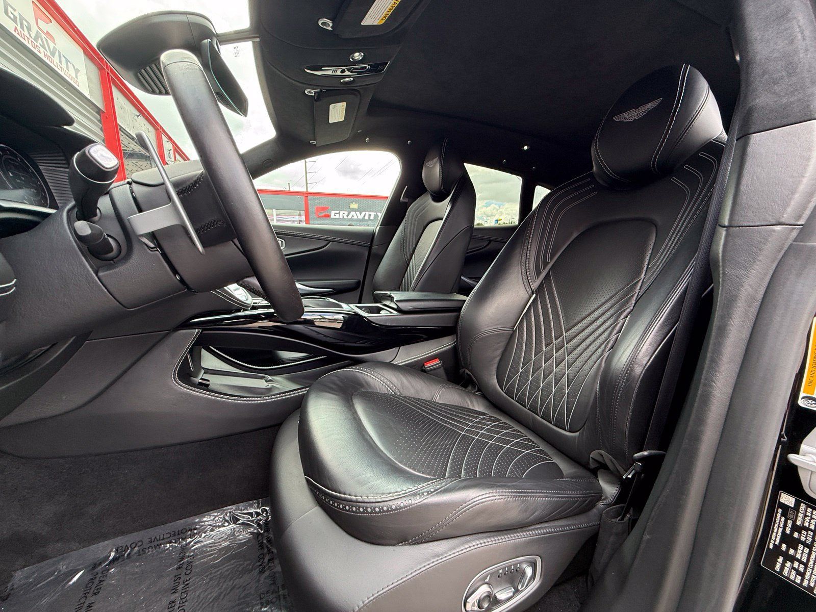 Used 2021 Aston Martin DBX AWD/4WD image 22