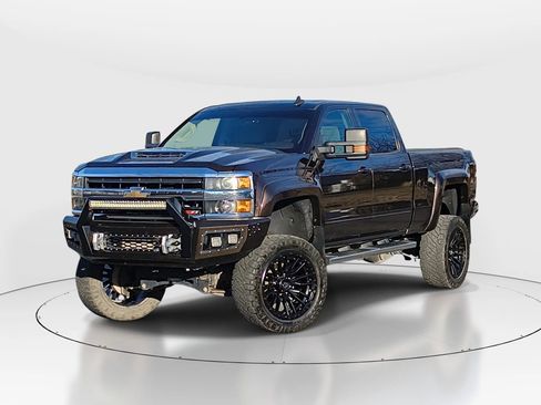 Used 2018 Chevrolet Silverado 2500 LT w/ LT Convenience Package image 1
