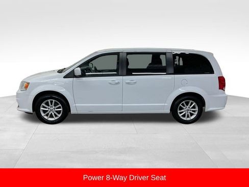 Used 2020 Dodge Grand Caravan SE image 4