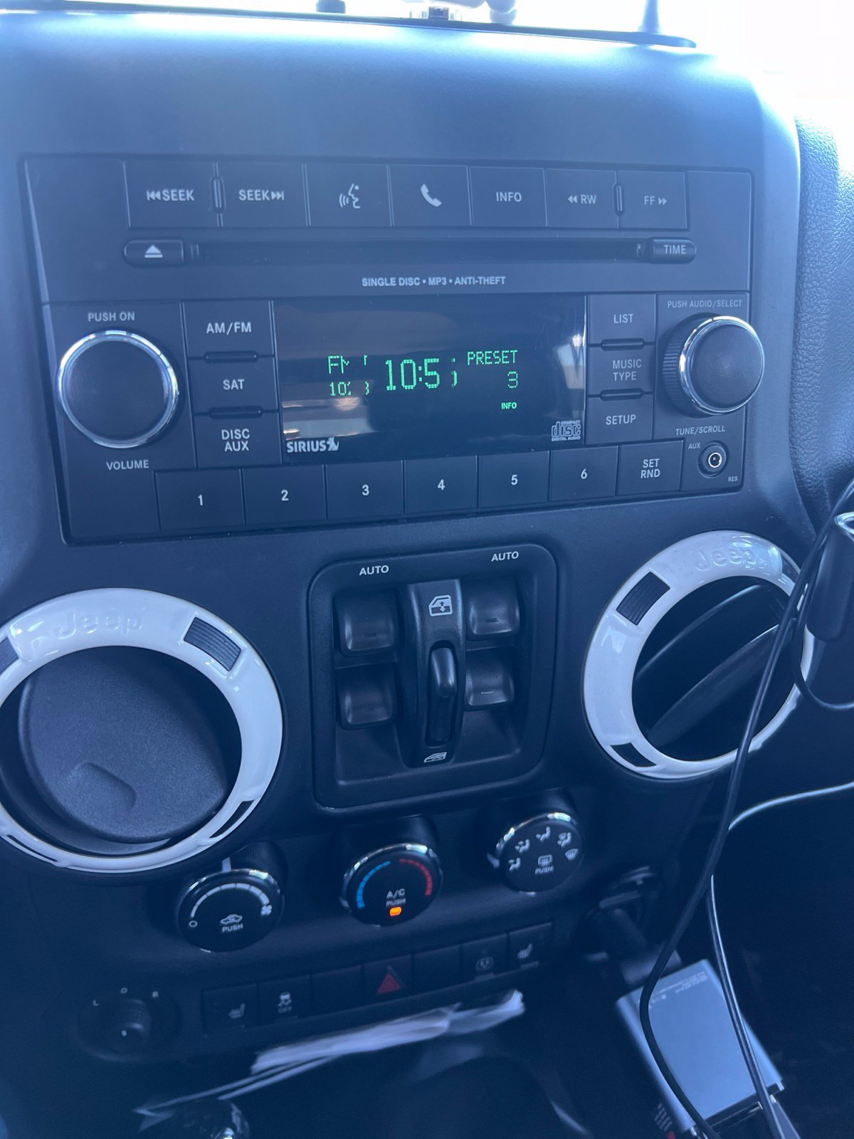 Used 2014 Jeep Wrangler Unlimited Sahara AWD/4WD image 7