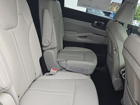 New 2025 Kia Sorento EX w/ Panoramic Sunroof Package image 11