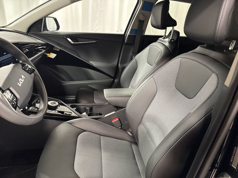 New 2026 Kia Niro Wind w/ Wind Preserve Package FWD image 3