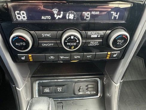 Used 2022 Subaru Ascent Limited w/ Technology Package image 19