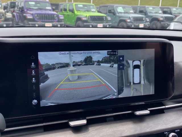 Used 2023 Kia Carnival SX FWD image 17