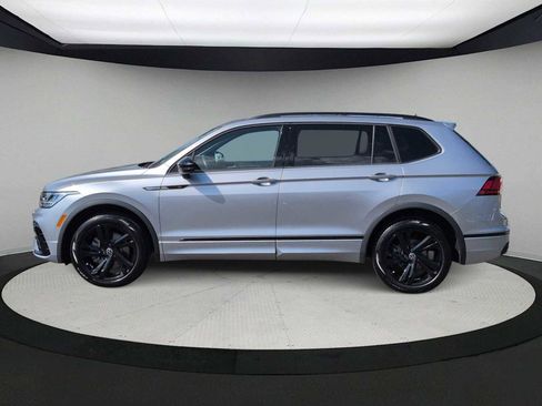 Used 2023 Volkswagen Tiguan SE R-Line image 5