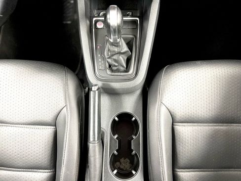 Used 2015 Volkswagen Jetta SE image 32