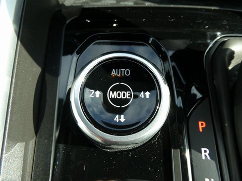 Certified 2024 Chevrolet Colorado ZR2 w/ ZR2 Convenience Package III image 26