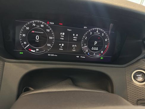 Used 2019 Land Rover Range Rover Velar R-Dynamic SE image 43