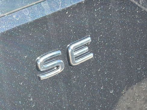 New 2026 Volkswagen Atlas SE image 12