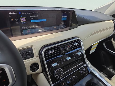 New 2026 Nissan Armada Platinum Reserve image 17