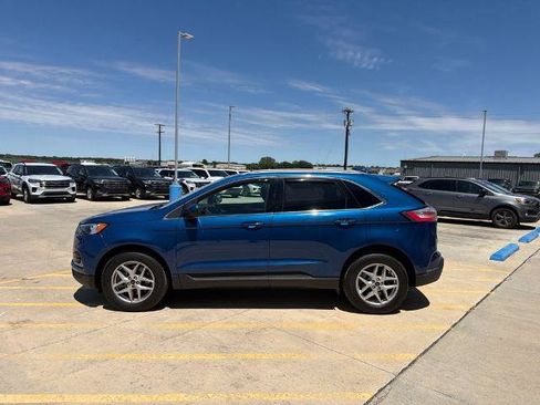 Certified 2023 Ford Edge SEL w/ Convenience Package AWD/4WD image 4
