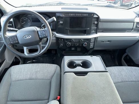 Used 2024 Ford F350 XLT image 11