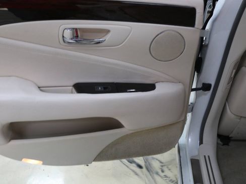 Used 2008 Lexus LS 460 L w/ Preferred Accessory Pkg RWD image 80
