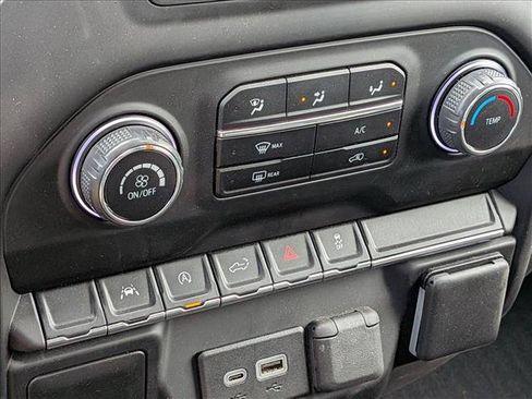 Used 2023 Chevrolet Silverado 1500 Custom AWD/4WD image 10