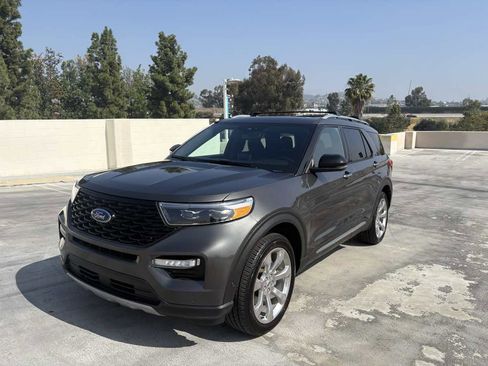 Used 2020 Ford Explorer Platinum w/ Premium Technology Package image 5