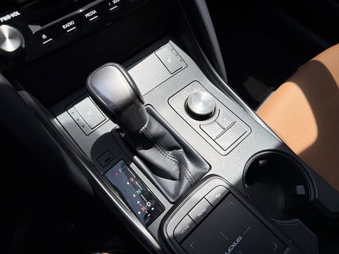Used 2025 Lexus IS 350 F Sport RWD image 39