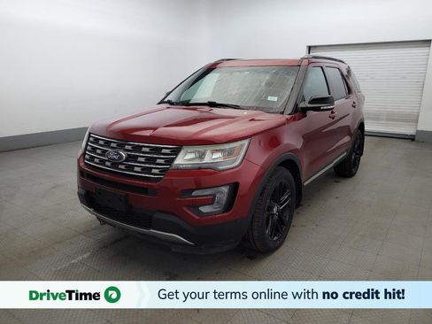 Used 2017 Ford Explorer XLT w/ Equipment Group 202A image 1