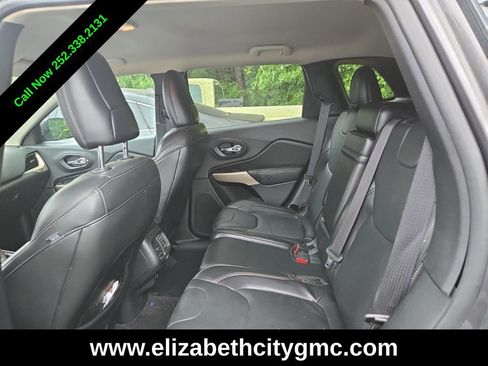 Used 2018 Jeep Cherokee Limited FWD image 7
