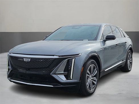 New 2024 Cadillac Lyriq Luxury image 1