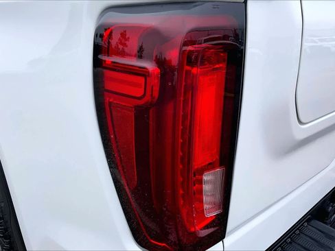 Used 2023 GMC Sierra 1500 SLT image 54