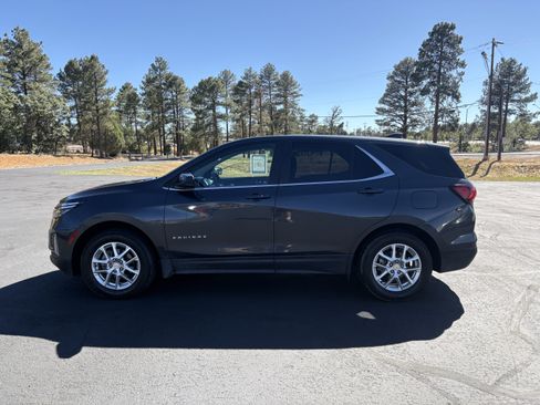 Used 2023 Chevrolet Equinox LT FWD image 10