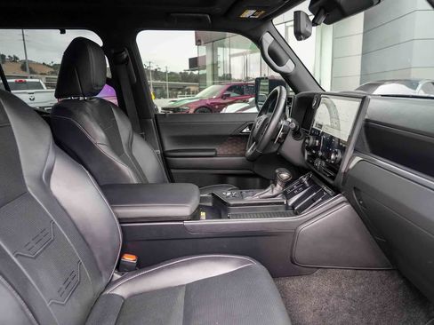 Used 2024 Lexus GX 550 w/ Accessory Package (Z1) AWD/4WD image 16