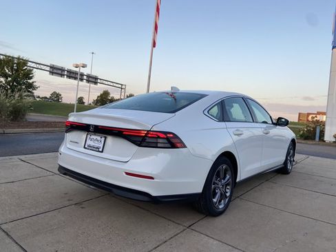Used 2023 Honda Accord EX image 12
