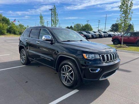 Used 2018 Jeep Grand Cherokee Limited w/ Trailer Tow Group IV AWD/4WD image 3