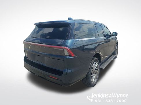 New 2026 Lincoln Navigator Reserve AWD/4WD image 3