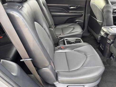 Used 2025 Toyota Grand Highlander XLE image 19