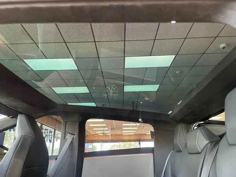 Used 2024 Tesla Cybertruck Cyberbeast AWD/4WD image 19