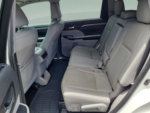Used 2019 Toyota Highlander Limited Platinum AWD/4WD image 9