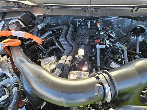 New 2025 Ford F150 Lariat w/ Equipment Group 501A Mid image 17