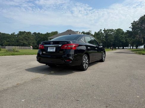 Used 2019 Nissan Sentra SV w/ Special Edition Package FWD image 5